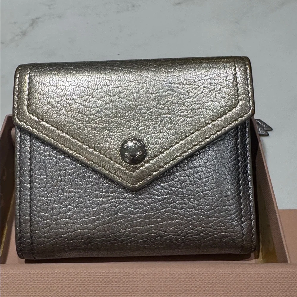 MIU MIU WALLET 💛🩶 - Picture 3 of 17